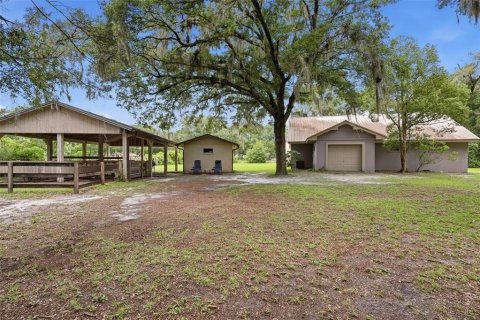 House in DeLand, Florida 3 bedrooms, 250.09 sq.m. № 2287401 - photo 26