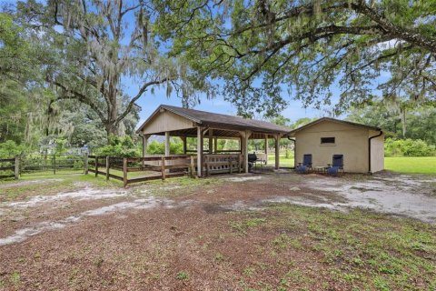 House in DeLand, Florida 3 bedrooms, 250.09 sq.m. № 2287401 - photo 27