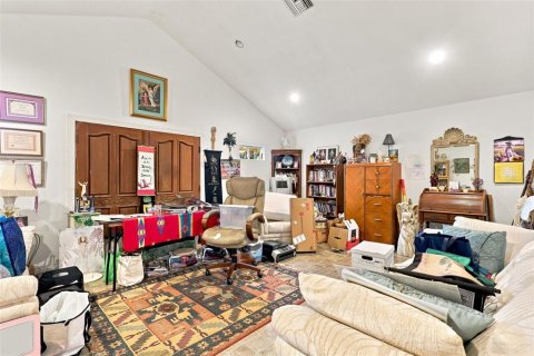 House in DeLand, Florida 3 bedrooms, 250.09 sq.m. № 2287401 - photo 23
