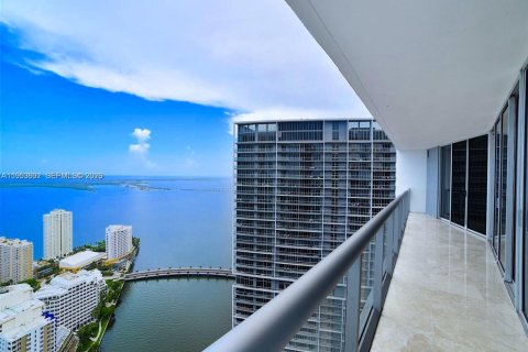 Copropriété à louer à Miami, Floride: 3 chambres, 121.98 m2 № 2010905 - photo 3