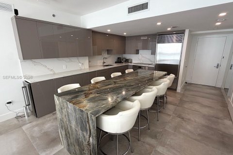 Copropriété à louer à Miami, Floride: 3 chambres, 121.98 m2 № 2010905 - photo 4