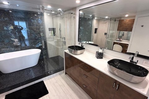 Copropriété à louer à Miami, Floride: 3 chambres, 121.98 m2 № 2010905 - photo 11