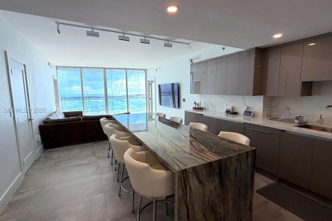 Copropriété à louer à Miami, Floride: 3 chambres, 121.98 m2 № 2010905 - photo 6