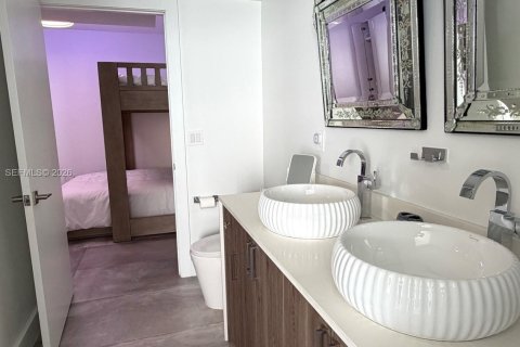 Copropriété à louer à Miami, Floride: 3 chambres, 121.98 m2 № 2010905 - photo 15