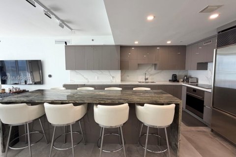 Copropriété à louer à Miami, Floride: 3 chambres, 121.98 m2 № 2010905 - photo 5