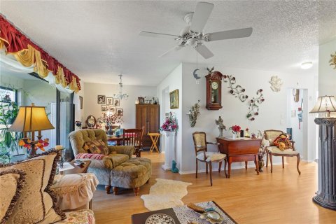 Villa ou maison à vendre à New Port Richey, Floride: 1 chambre, 67.17 m2 № 2235039 - photo 16