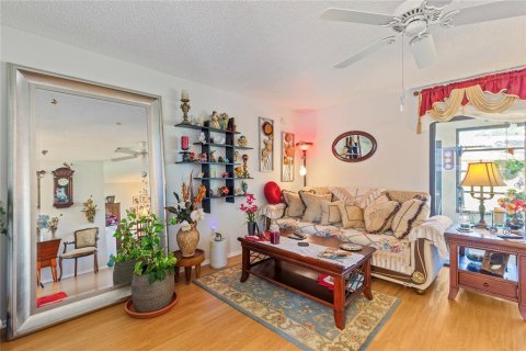 Villa ou maison à vendre à New Port Richey, Floride: 1 chambre, 67.17 m2 № 2235039 - photo 14