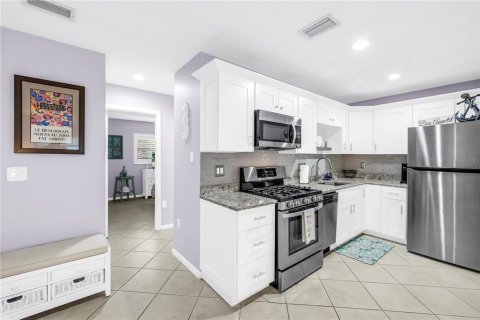 Condominio en venta en Saint Petersburg, Florida, 1 dormitorio, 80.82 m2 № 1907285 - foto 6