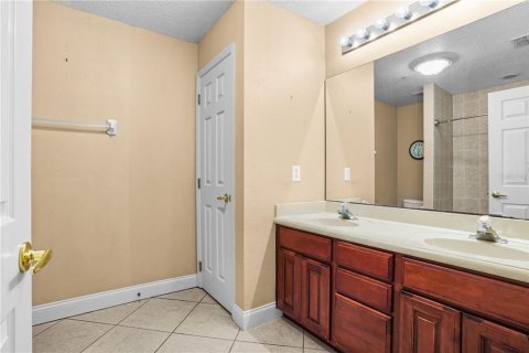 Townhouse in Apopka, Florida 3 bedrooms, 213.02 sq.m. № 2418837 - photo 28