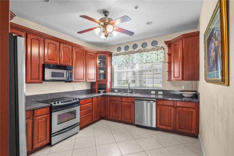 Townhouse in Apopka, Florida 3 bedrooms, 213.02 sq.m. № 2418837 - photo 10