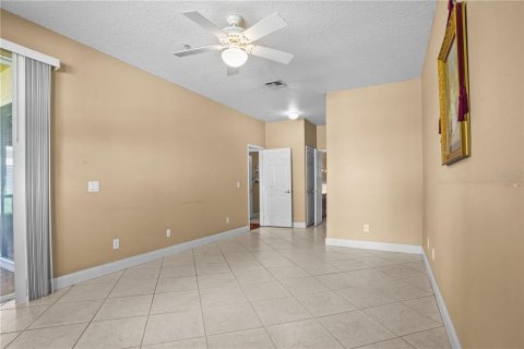 Townhouse in Apopka, Florida 3 bedrooms, 213.02 sq.m. № 2418837 - photo 14