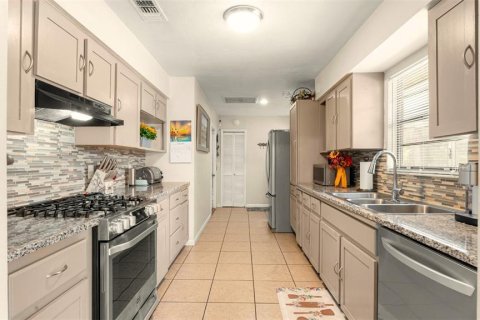 House in Gainesville, Florida 3 bedrooms, 147.34 sq.m. № 1886339 - photo 10