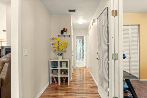 House in Gainesville, Florida 3 bedrooms, 147.34 sq.m. № 1886339 - photo 5
