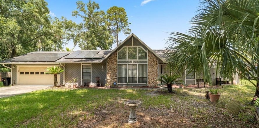 House in Gainesville, Florida 3 bedrooms, 147.34 sq.m. № 1886339