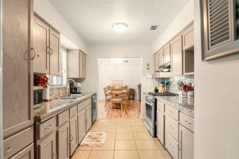 House in Gainesville, Florida 3 bedrooms, 147.34 sq.m. № 1886339 - photo 13