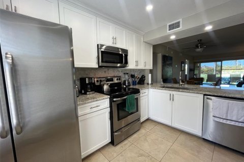 Condominio en alquiler en Saint Petersburg, Florida, 2 dormitorios, 82.68 m2 № 1138099 - foto 5