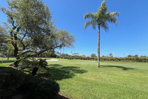 Condominio en alquiler en Saint Petersburg, Florida, 2 dormitorios, 82.68 m2 № 1138099 - foto 1