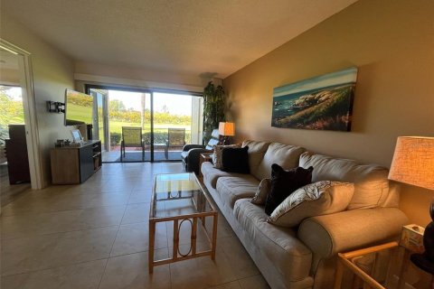 Condominio en alquiler en Saint Petersburg, Florida, 2 dormitorios, 82.68 m2 № 1138099 - foto 9