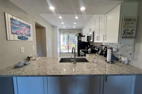 Condominio en alquiler en Saint Petersburg, Florida, 2 dormitorios, 82.68 m2 № 1138099 - foto 6