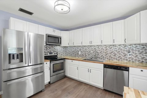 Villa ou maison à louer à Winter Haven, Floride: 3 chambres, 148.83 m2 № 2099482 - photo 18