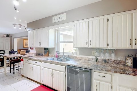Casa en venta en Winter Haven, Florida, 3 dormitorios, 201.32 m2 № 2221048 - foto 14