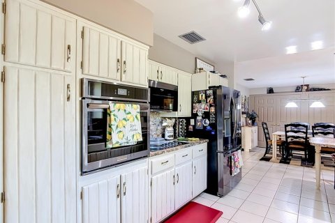 Casa en venta en Winter Haven, Florida, 3 dormitorios, 201.32 m2 № 2221048 - foto 12