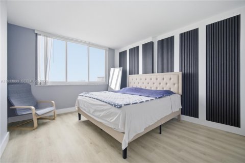 Condo in Hollywood, Florida, 2 bedrooms  № 1992201 - photo 20