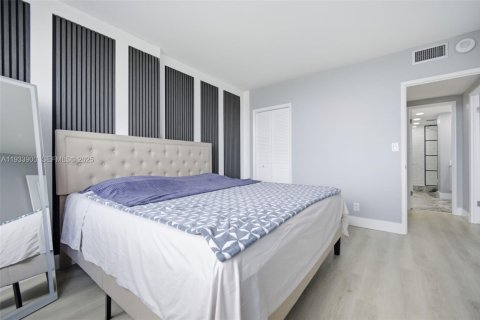 Condo in Hollywood, Florida, 2 bedrooms  № 1992201 - photo 21