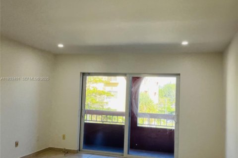 Copropriété à louer à Miami, Floride: 2 chambres, 74.69 m2 № 1991396 - photo 4