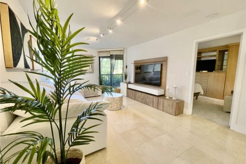 Снять в аренду кондоминиум в Ки-Бискейн, Флорида 1 спальня, 90.3м2, № 1960086 - фото 3