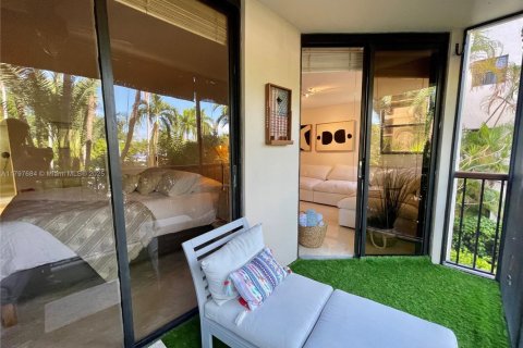 Снять в аренду кондоминиум в Ки-Бискейн, Флорида 1 спальня, 90.3м2, № 1960086 - фото 15