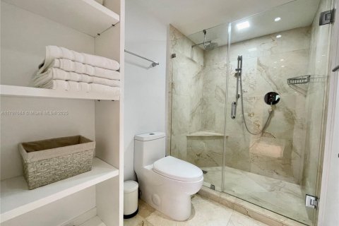 Снять в аренду кондоминиум в Ки-Бискейн, Флорида 1 спальня, 90.3м2, № 1960086 - фото 9