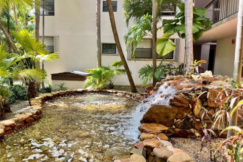 Снять в аренду кондоминиум в Ки-Бискейн, Флорида 1 спальня, 90.3м2, № 1960086 - фото 17