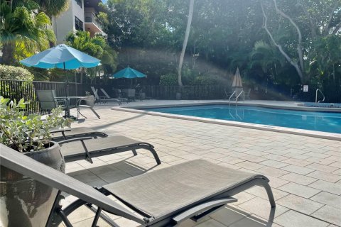 Снять в аренду кондоминиум в Ки-Бискейн, Флорида 1 спальня, 90.3м2, № 1960086 - фото 18