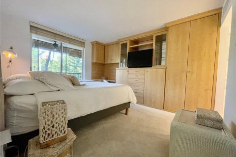 Снять в аренду кондоминиум в Ки-Бискейн, Флорида 1 спальня, 90.3м2, № 1960086 - фото 12