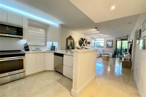 Снять в аренду кондоминиум в Ки-Бискейн, Флорида 1 спальня, 90.3м2, № 1960086 - фото 8