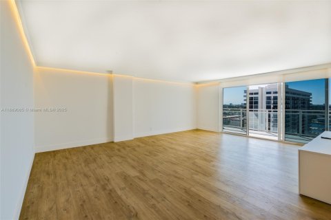 Condo in Hallandale Beach, Florida, 3 bedrooms  № 1945176 - photo 6