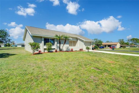 Villa ou maison à vendre à North Port, Floride: 3 chambres, 103.77 m2 № 1583360 - photo 3