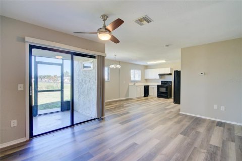 Villa ou maison à vendre à North Port, Floride: 3 chambres, 103.77 m2 № 1583360 - photo 11