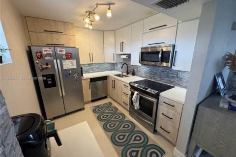 Condominio en venta en Hallandale Beach, Florida, 2 dormitorios, 96.62 m2 № 2040480 - foto 4