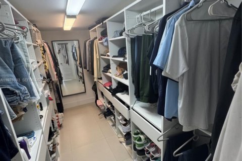 Condominio en venta en Hallandale Beach, Florida, 2 dormitorios, 96.62 m2 № 2040480 - foto 13