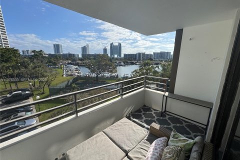 Condominio en venta en Hallandale Beach, Florida, 2 dormitorios, 96.62 m2 № 2040480 - foto 18