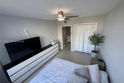 Condominio en venta en Hallandale Beach, Florida, 2 dormitorios, 96.62 m2 № 2040480 - foto 12