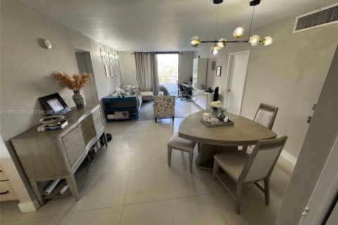 Condominio en venta en Hallandale Beach, Florida, 2 dormitorios, 96.62 m2 № 2040480 - foto 7