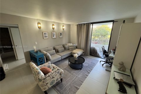 Condominio en venta en Hallandale Beach, Florida, 2 dormitorios, 96.62 m2 № 2040480 - foto 5