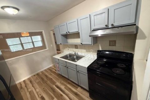 Touwnhouse à louer à Fort Lauderdale, Floride: 2 chambres, 141.12 m2 № 2046482 - photo 6