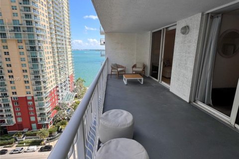 Condo in Miami, Florida, 1 bedroom  № 2088669 - photo 16