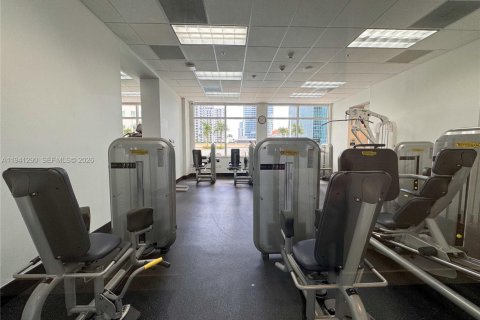 Condo in Miami, Florida, 1 bedroom  № 2088669 - photo 19