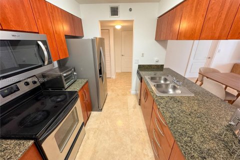 Condo in Miami, Florida, 1 bedroom  № 2088669 - photo 6