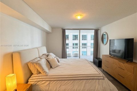 Condo in Miami, Florida, 1 bedroom  № 2088669 - photo 10